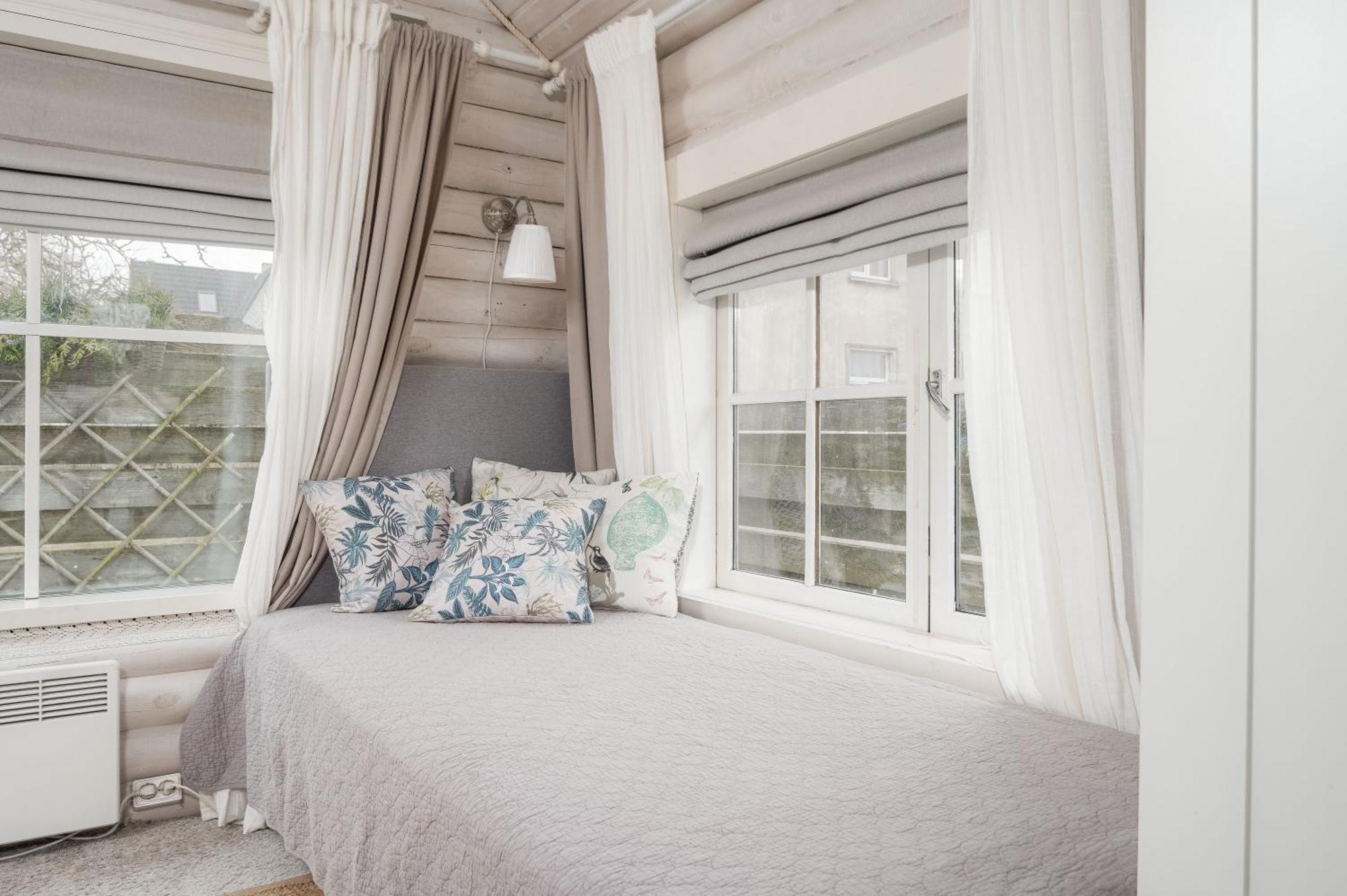 Guesthouse Delisa Parnu Bagian luar foto
