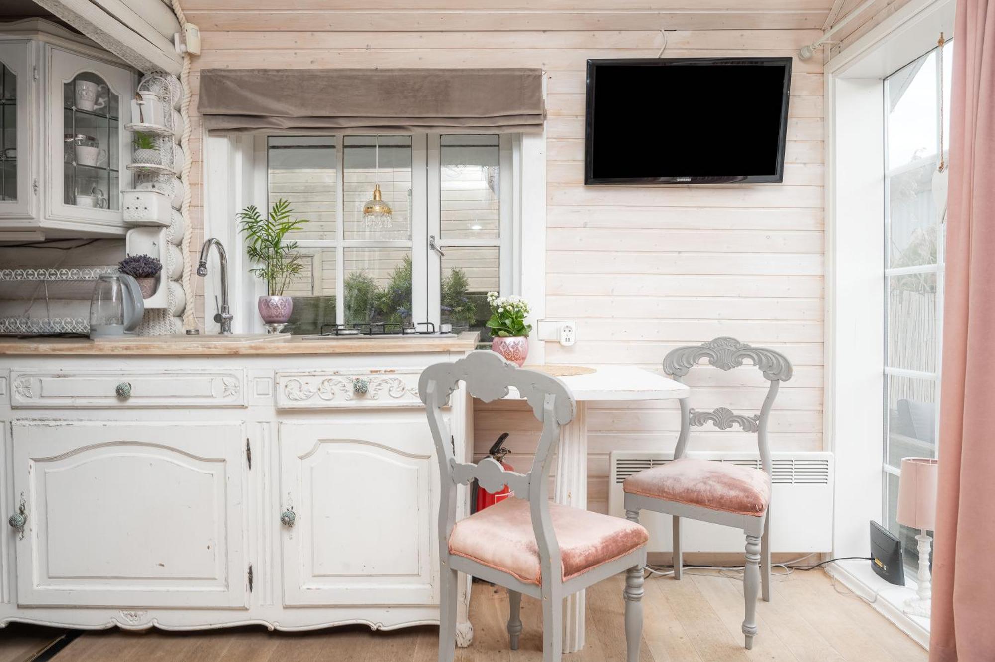Guesthouse Delisa Parnu Bagian luar foto